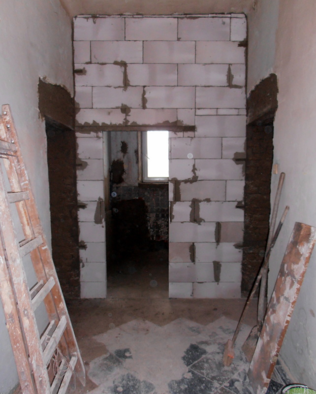 Rekonstrukce interiéru - příčky, podlahy